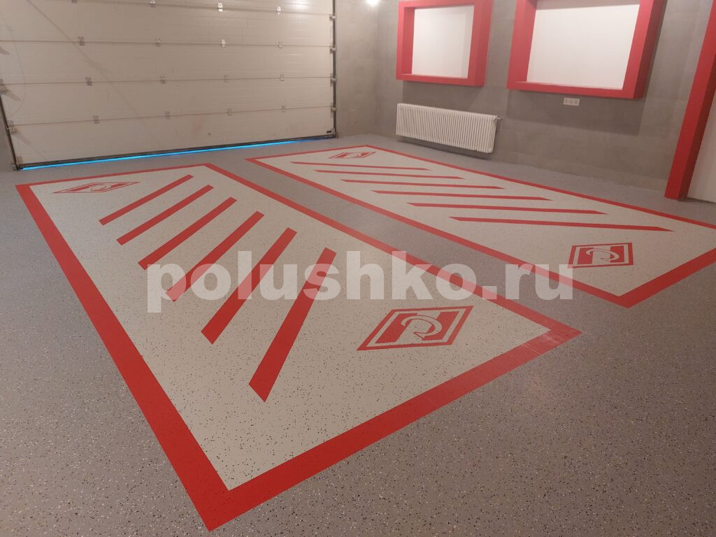 Наливной пол в гараже с разметкой
